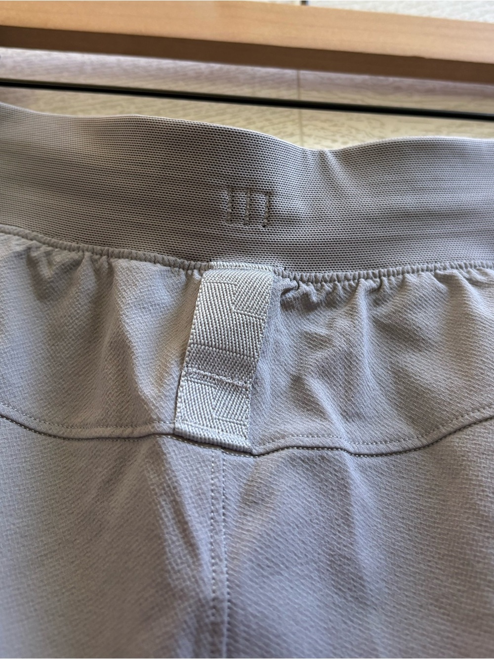 Lululemon License to Train Linerless Short 7” Rhino Grey Size Large - Picture 14 of 16
